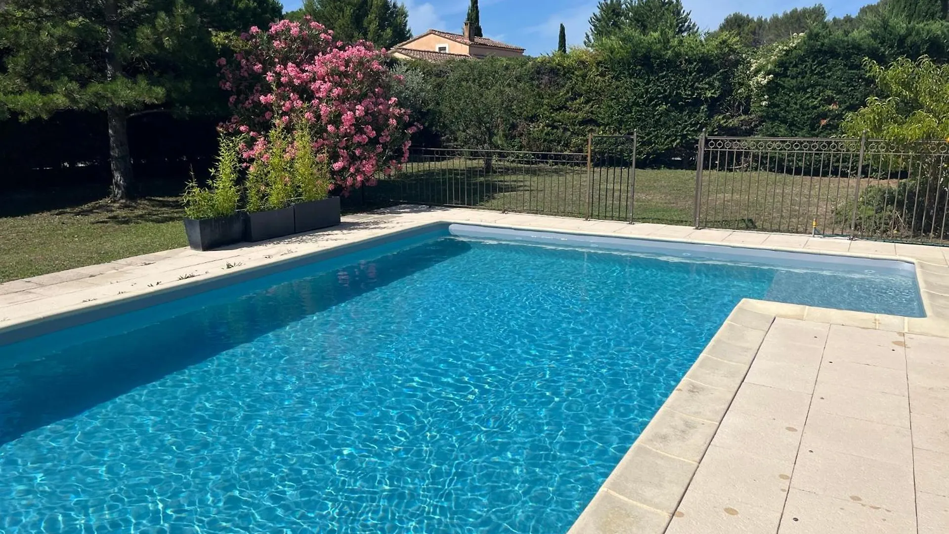 Villa Climatisee Avec Piscine Et Aire De Jeux Enfants Pernes-les-Fontaines
